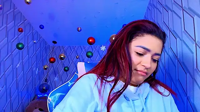 Snapshot of NicolleTaylor chatting on 12/15/25, 04:07 NicolleTaylor online show from 12/15/25, 04:07