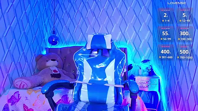 Snapshot of NicolleTaylor chatting on 10/06/25, 03:19 NicolleTaylor online show from 10/06/25, 03:19