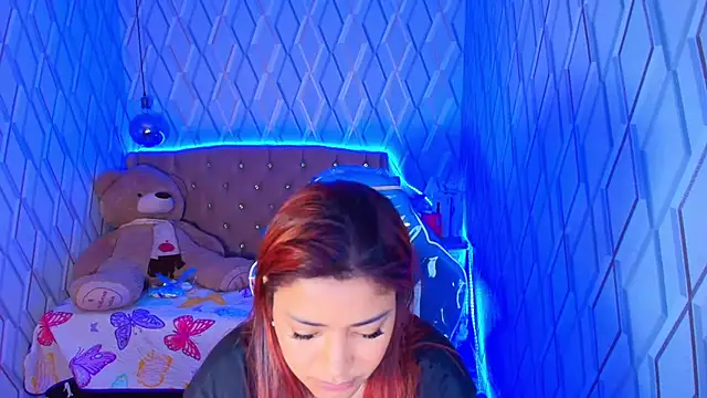 Snapshot of NicolleTaylor chatting on 11/10/25, 03:44 NicolleTaylor online show from 11/10/25, 03:44