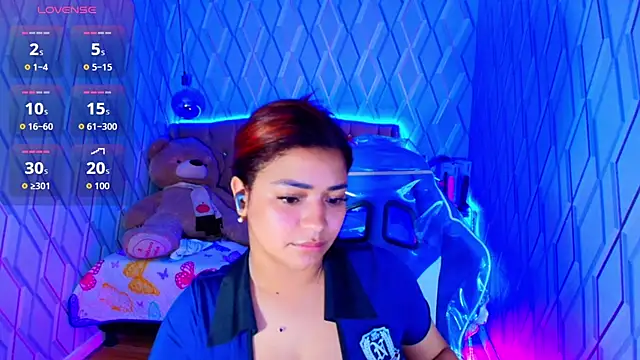 Snapshot of NicolleTaylor chatting on 11/05/25, 12:36 NicolleTaylor online show from 11/05/25, 12:36