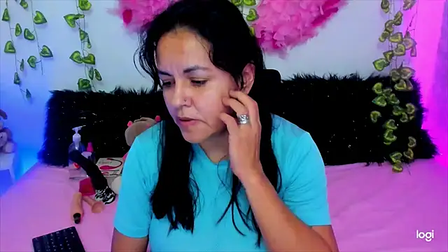 MegamKim online show from 10/17/25, 10:33