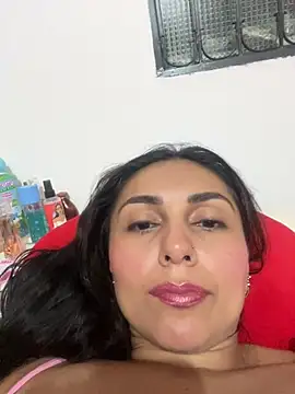 Snapshot of KatiaMoore chatting on 03/13/25, 01:32 KatiaMoore online show from 03/13/25, 01:32