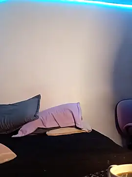 Snapshot of Isabella_Du chatting on 11/18/25, 09:18 Isabella Du online show from 11/18/25, 09:18