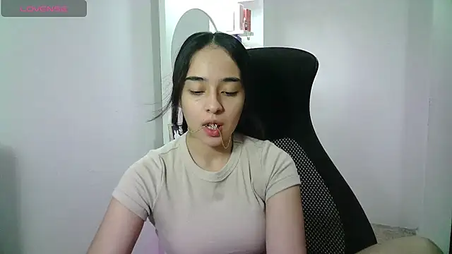 Snapshot of aineangeel chatting on 07/12/26, 12:33 aineangeel online show from 07/12/26, 12:33