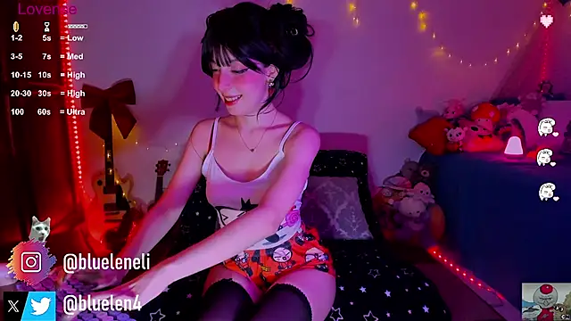 Snapshot of bluelen chatting on 02/14/25, 07:49 bluelen online show from 02/14/25, 07:49