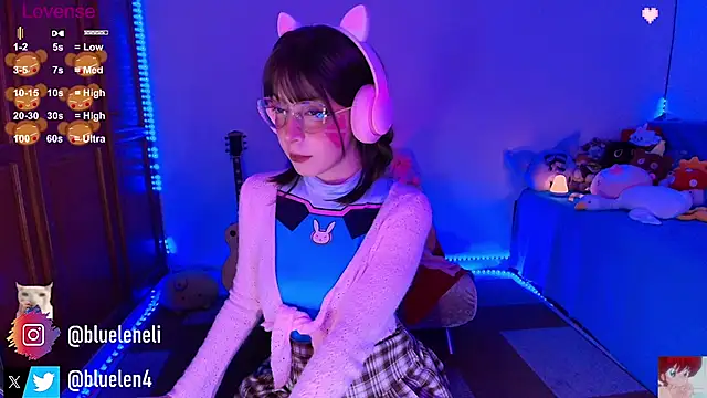 Snapshot of bluelen chatting on 09/19/25, 08:07 bluelen online show from 09/19/25, 08:07