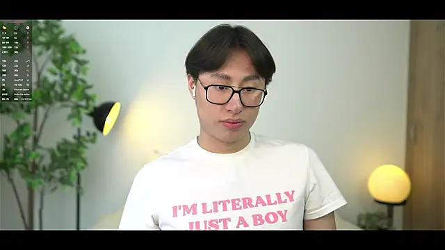 Snapshot of SrLuis18 chatting on 02/06/26, 04:47 SrLuis18 online show from 02/06/26, 04:47