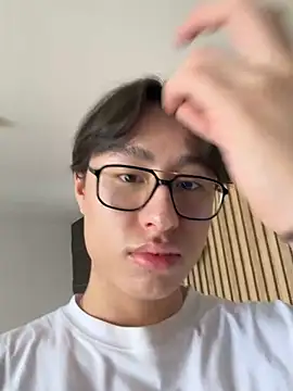 Snapshot of SrLuis18 chatting on 01/31/26, 08:29 SrLuis18 online show from 01/31/26, 08:29