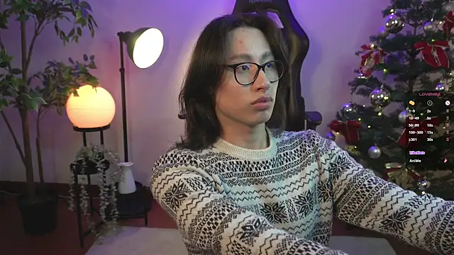Snapshot of SrLuis18 chatting on 12/13/24, 01:37 SrLuis18 online show from 12/13/24, 01:37