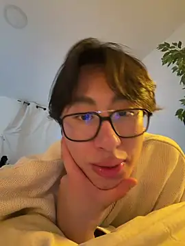 SrLuis18 online show from 03/07/26, 05:03