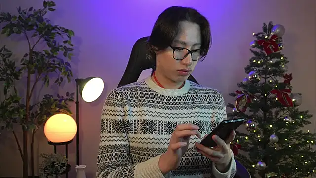 Snapshot of SrLuis18 chatting on 12/24/24, 05:55 SrLuis18 online show from 12/24/24, 05:55