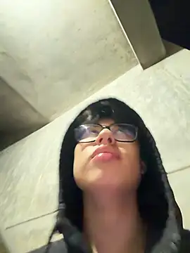 SrLuis18 online show from 04/01/26, 05:31