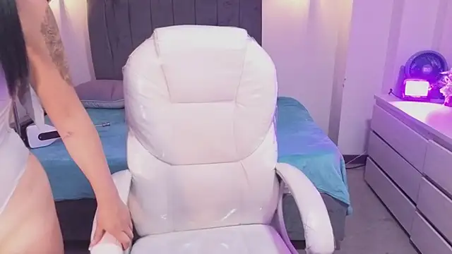 iam sofiia online show from 03/27/26, 08:32