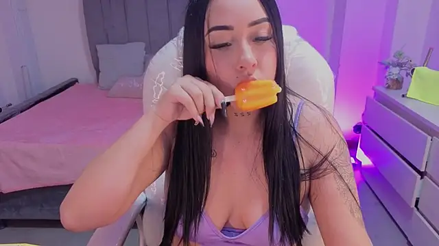 Snapshot of iam_sofiia chatting on 07/10/26, 07:58 iam sofiia online show from 07/10/26, 07:58