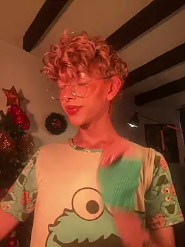 Snapshot of lyamthommpson chatting on 12/18/25, 07:29 lyamthommpson online show from 12/18/25, 07:29