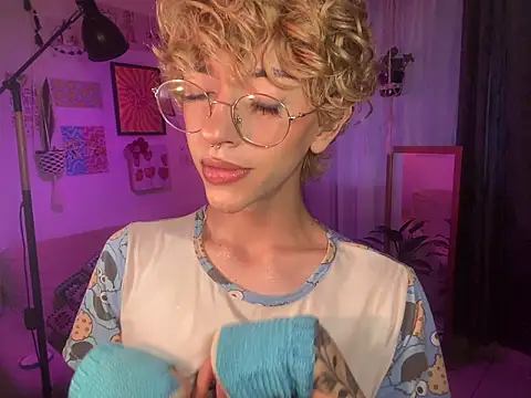 lyamthommpson online show from 03/18/26, 08:32