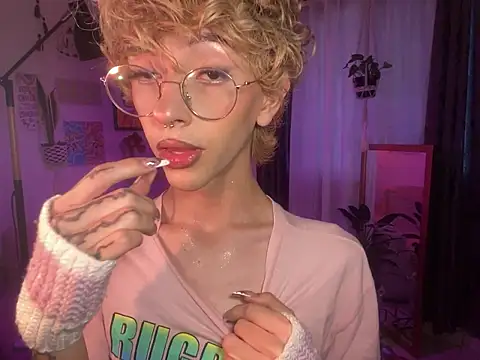 lyamthommpson online show from 03/19/26, 08:09