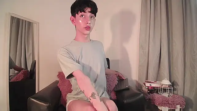 Snapshot of lyamthommpson chatting on 02/10/25, 01:46 lyamthommpson online show from 02/10/25, 01:46