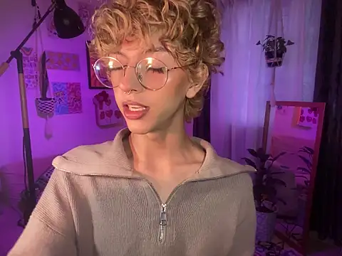 lyamthommpson online show from 03/25/26, 07:24