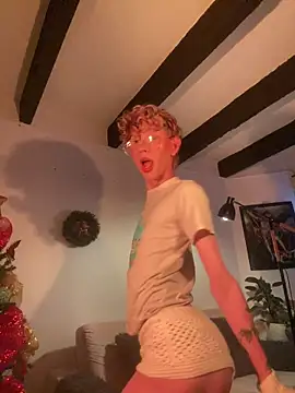 Snapshot of lyamthommpson chatting on 12/01/25, 08:10 lyamthommpson online show from 12/01/25, 08:10