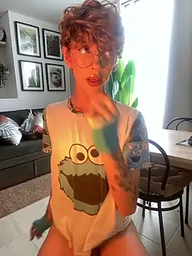 Snapshot of lyamthommpson chatting on 11/28/25, 08:09 lyamthommpson online show from 11/28/25, 08:09