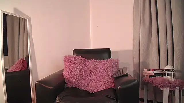 Snapshot of lyamthommpson chatting on 02/13/25, 03:39 lyamthommpson online show from 02/13/25, 03:39