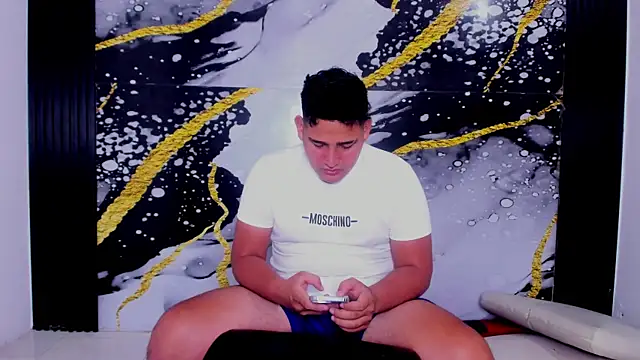 sweethot    online show from 09/18/25, 01:58