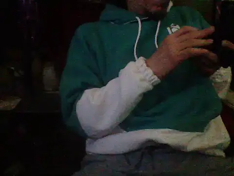 Snapshot of mrdemoncrowly chatting on 06/10/26, 04:03 mrdemoncrowly online show from 06/10/26, 04:03