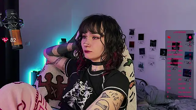 deadlysweet online show from 09/23/25, 01:23