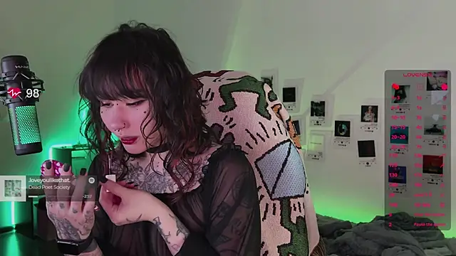 deadlysweet online show from 11/13/25, 01:09