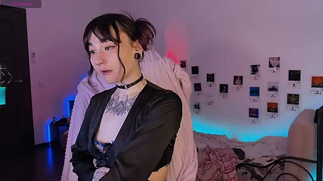 deadlysweet online show from 04/17/26, 04:04