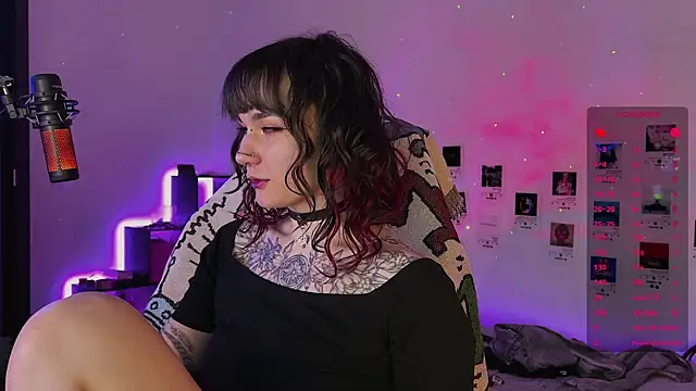 deadlysweet online show from 10/06/25, 02:02