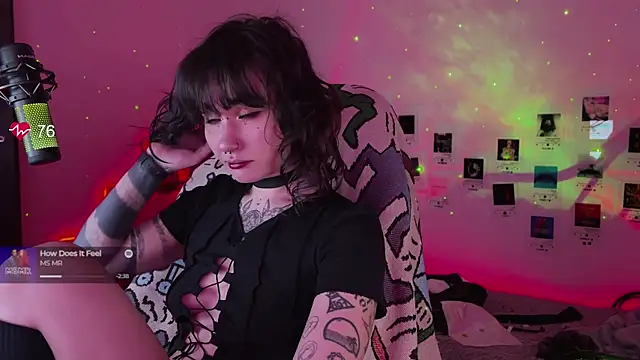 deadlysweet online show from 11/06/25, 01:09