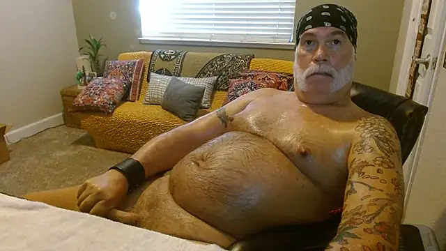 musclebearnips online show from 10/21/25, 06:07
