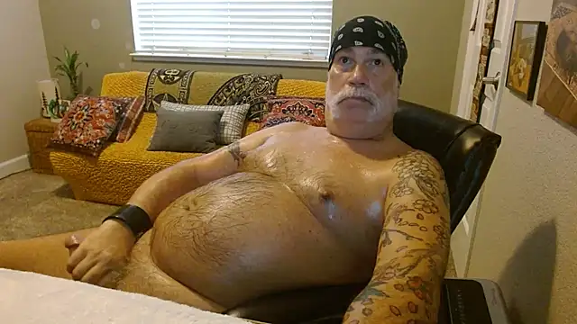 musclebearnips online show from 11/04/25, 07:06
