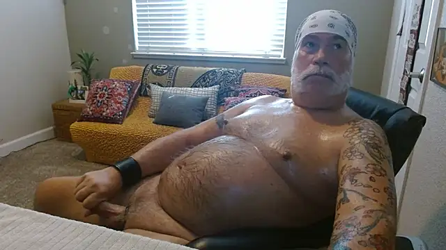 musclebearnips online show from 10/29/25, 05:12