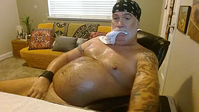 musclebearnips online show from 11/08/25, 11:41