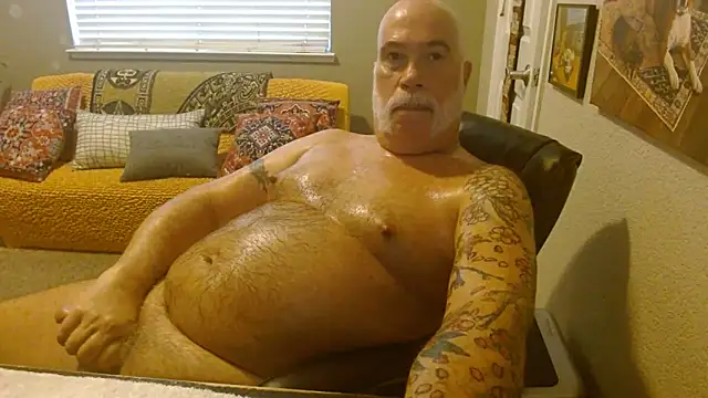 musclebearnips online show from 10/19/25, 06:43