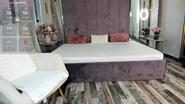 Selena Reeves online show from 12/04/25, 06:45