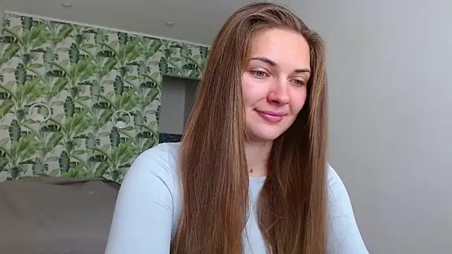 Olivia shine online show from 10/06/25, 04:24