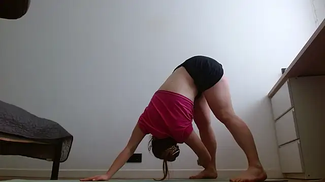 Olivia shine online show from 03/27/26, 08:26