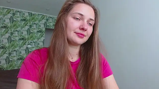Snapshot of Olivia_shine chatting on 05/30/26, 04:19 Olivia shine online show from 05/30/26, 04:19