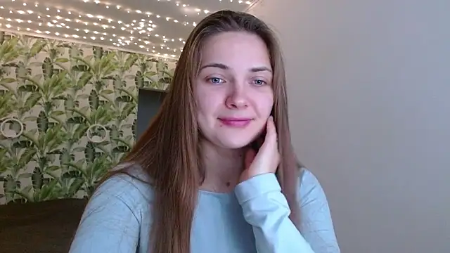 Olivia shine online show from 10/23/25, 04:22