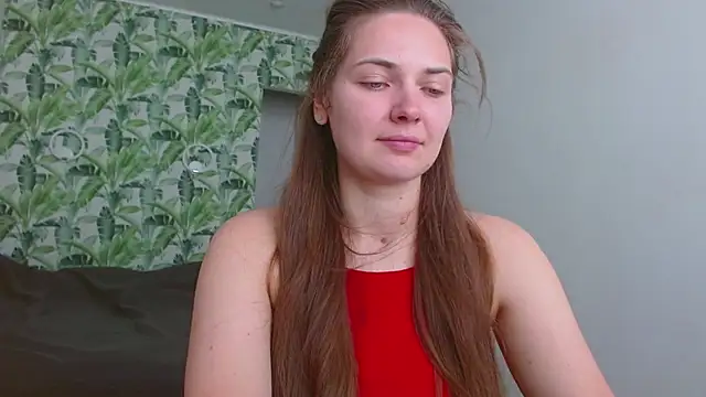 Snapshot of Olivia_shine chatting on 06/21/26, 04:29 Olivia shine online show from 06/21/26, 04:29