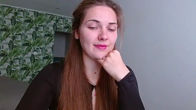 Olivia shine online show from 10/10/25, 04:24