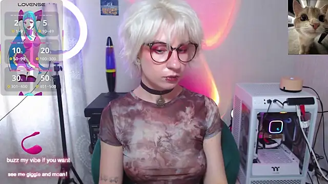 Snapshot of _Moonlight_t chatting on 10/11/25, 12:50 Moonlight t online show from 10/11/25, 12:50