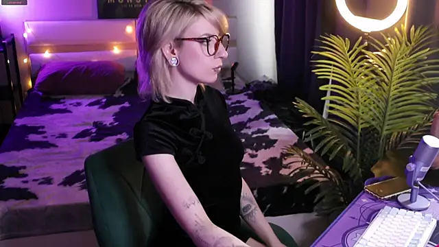  Moonlight t online show from 04/12/26, 09:23