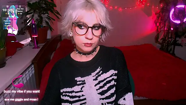 Snapshot of _Moonlight_t chatting on 09/21/25, 11:15 Moonlight t online show from 09/21/25, 11:15