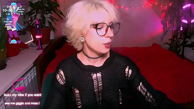 Snapshot of _Moonlight_t chatting on 09/19/25, 09:02 Moonlight t online show from 09/19/25, 09:02