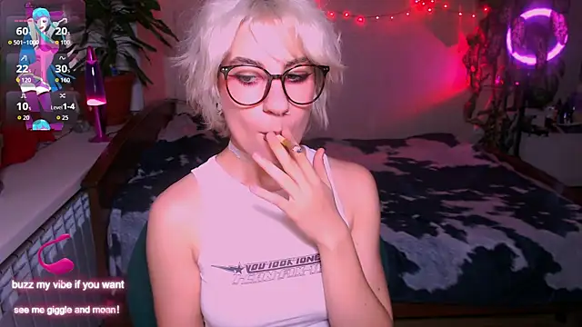 Snapshot of _Moonlight_t chatting on 09/26/25, 11:06 Moonlight t online show from 09/26/25, 11:06